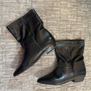 Vintage (80’s) COBBIE Pathway Black Leather Boot